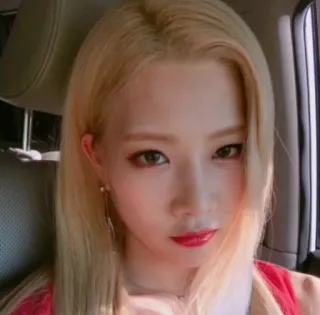😡 femme, portrait, visage, personne, cheveux blonds, coréenne, asiatique telegram sticker