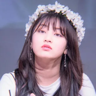 🌷 woman, portrait, flower crown, person, jewelry whatsapp sticker