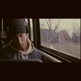 😴 Eminem 8 Mile Eminem, 8 Mile, scena del film, cuffie, autobus whatsapp sticker