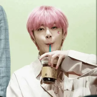 - Hyungwon🍧 | By @Niallerismine whatsapp stickers