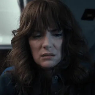 😐 Joyce Byers Stranger Things ストレンジャーシングス, ジョイス・バイヤーズ, ウィノナ・ライダー, ネットフリックス, キャラクター whatsapp sticker