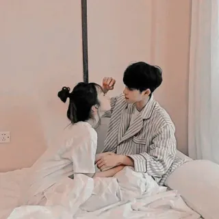 🤫 couple, lit, amour, relation, pyjama telegram sticker