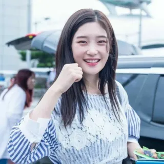 🍥 女人, 微笑, 肖像, 快乐, 积极, 年轻 telegram sticker