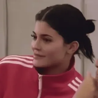 🚩 Kylie Jenner kylie jenner, jaqueta vermelha, celebridade, mulher telegram sticker