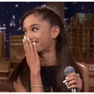 🤭 Ariana Grande femme, chanteuse, microphone, personne, célébrité telegram sticker