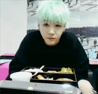 😐 Suga K-pop, BTS, Idole, Chanteur, Manger, Coréen telegram sticker