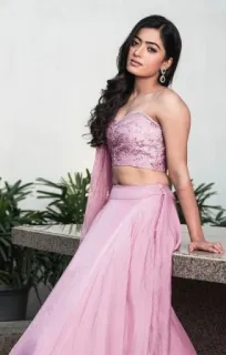 🍑 Rashmika Mandanna Индийская актриса, Болливуд, Мода, Портрет, Женщина, Знаменитость telegram sticker