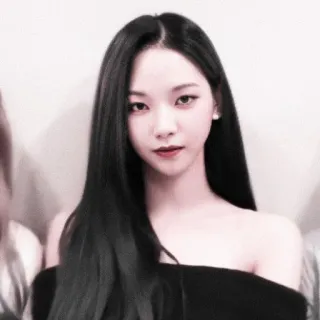 🤨 Karina kpop, aespa, cantante, celebridad, mujer, ídolo, retrato whatsapp sticker