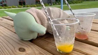 🦎 Grogu Grogu, Baby Yoda, Star Wars, Bebida, Vaso de plástico, Pajitas telegram sticker