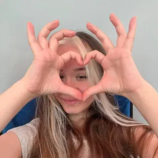 💓 dziewczyna, serce, dłonie, miłość, portret, kobieta telegram sticker