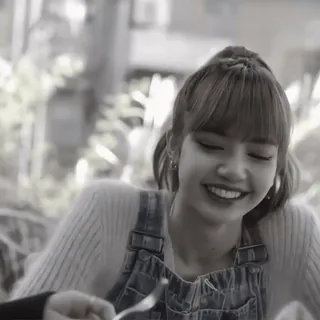 💀 Lisa K-pop, Thần tượng, Ca sĩ, Người nổi tiếng, Blackpink, Lisa Manoban telegram sticker