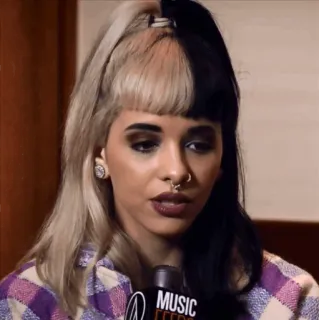 😐 Melanie Martinez Sänger, Musiker, Promi, Porträt, Frisur telegram sticker