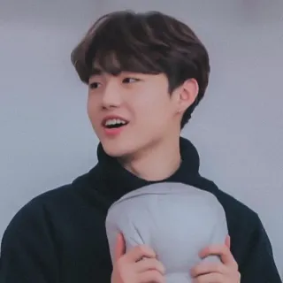 🥰 Coreano, Asiatico, Ritratto, Sorridendo, Giovane, Maschio telegram sticker