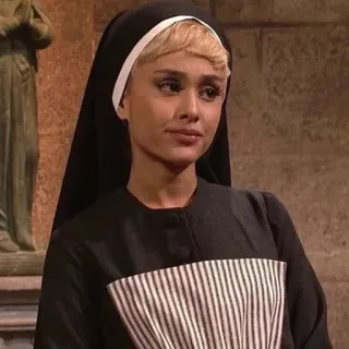 😇 Ariana Grande freira, religiosa, atriz, cantora, estrela pop whatsapp sticker