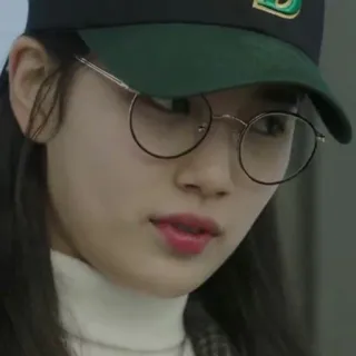 🥡 wanita, orang, gadis, kacamata, topi, topi telegram sticker