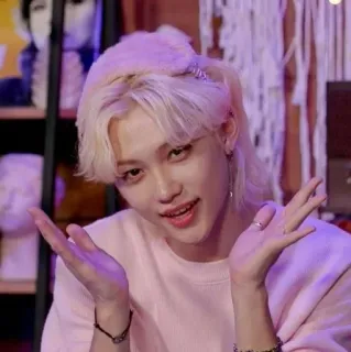 🤗 Felix kpop, idol, singer, portrait, male, blonde hair telegram sticker