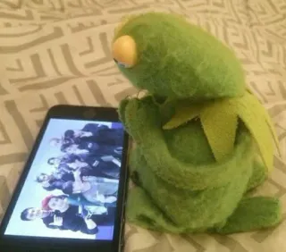 💜 Kermit Kermit la grenouille, Muppets, Marionnette, Téléphone, Mème, Culture web whatsapp sticker