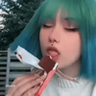 😘