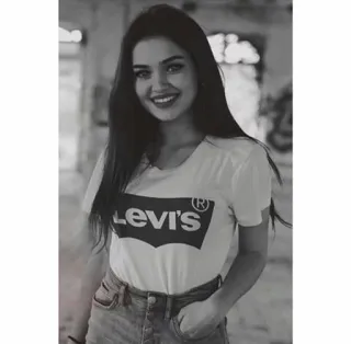 😌 Levi's moda, mujer, retrato, ropa, denim, camiseta telegram sticker