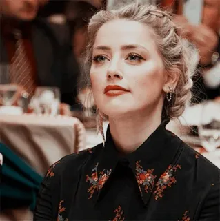🐬 Amber Heard นักแสดง, ภาพเหมือน, ผมบลอนด์, ผู้หญิง, คนดัง telegram sticker