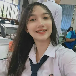 💋 ภาพเหมือน, เด็กผู้หญิง, วัยรุ่น, ยิ้ม, จัดฟัน, นักเรียน telegram sticker