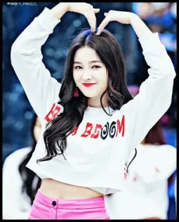 🕊 Nancy BLOOM k-pop, アイドル, 女性, アジア人, 笑顔, ハート, ポーズ telegram sticker