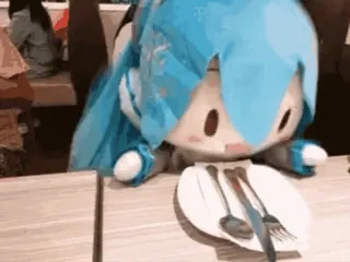 🍽 Hatsune Miku ตุ๊กตา, ฮัตสึเนะ มิกุ, โวคาลอยด์, อนิเมะ, คาวาอิ, ตุ๊กตา, โต๊ะ, เครื่องครัว telegram sticker