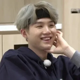 🐟 Suga Suga, BTS, Kpop, Min Yoongi, sorridente, felice telegram sticker