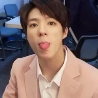 🤟 người, lưỡi, bộ vest hồng, người châu Á telegram sticker