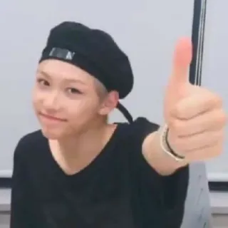 👍 Felix kciuk w górę, kpop, portret, osoba, pozytywny, koreański telegram sticker