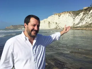 🏖 Matteo Salvini politico, italia, italiano, politica telegram sticker