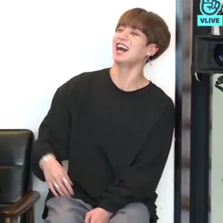 💬 K-Pop, Koreanisch, Idol, Person, Lachen whatsapp sticker