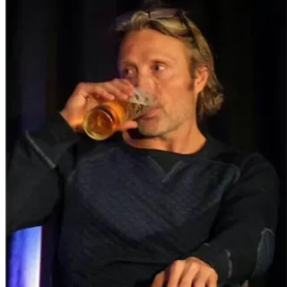 🍺 Mads Mikkelsen 俳優, 飲酒, ビール, 男性, ポートレート telegram sticker