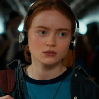 😐 Max Mayfield Stranger Things Max Mayfield, fones de ouvido, Stranger Things, Sadie Sink, adolescente, série de TV telegram sticker