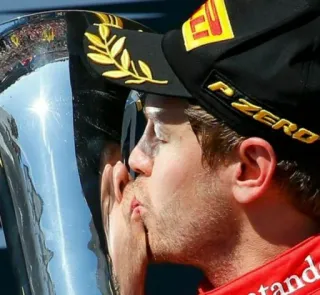 😘 Sebastian Vettel fórmula 1, f1, coche de carreras, carreras, campeón, piloto telegram sticker