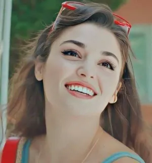 😂 mulher, retrato, sorrindo, Hande Ercel telegram sticker