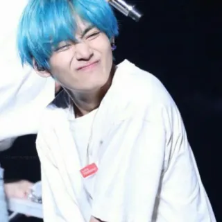 🐾 V K-pop, BTS, V, Kim Taehyung, Idol, Penyanyi, rambut biru, muka lucu whatsapp sticker