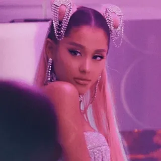 🏹 Ariana Grande Ariana Grande, นักร้อง, ป็อปสตาร์, คนดัง, ผู้หญิง, ภาพเหมือน telegram sticker