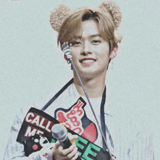 🥀 CALL ME FREE orang, pria, selebriti, potret, senyum telegram sticker