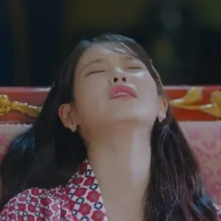 😖 IU kpop, chanteur, célébrité, actrice, asiatique, femme, coréenne whatsapp sticker