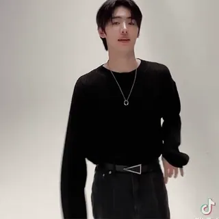 🤙 Mann, Asiat, Kpop, Sänger, Model, Tänzer, Pullover, Jeans whatsapp sticker