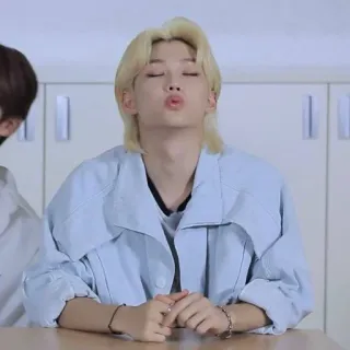 😘 telegram sticker