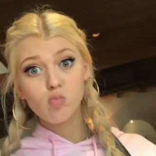 🔥 Loren Gray Loren Gray, Influencer, Portrait, blond, Schmollmund, Sängerin, Persönlichkeit telegram sticker
