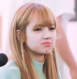 😕 Lisa kpop, cantor, blackpink, lisa, fofa, celebridade, ídolo, expressão whatsapp sticker