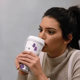 🦥 caffè, bevanda, donna, persona, tazza, bibita whatsapp sticker