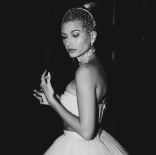 🌝 woman, dress, fashion, black and white, portrait, bride, veil telegram sticker