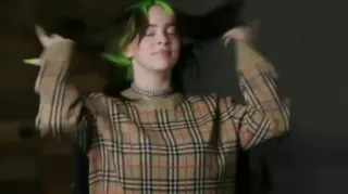😌 Billie Eilish คนดัง, นักร้อง, Billie Eilish, ป็อปสตาร์, ผมสีเขียว, เสื้อลายสก็อต telegram sticker