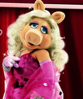 😌 Miss Piggy The Muppets Maiale, Muppets, Miss Piggy, Diva, Glamour, Burattino, Celebrità telegram sticker