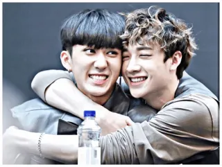🎈 kpop, друзья, улыбается, обниматься, портрет telegram sticker