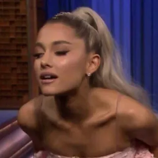 🤔 Ariana Grande cantora, popstar, celebridade, mulher whatsapp sticker